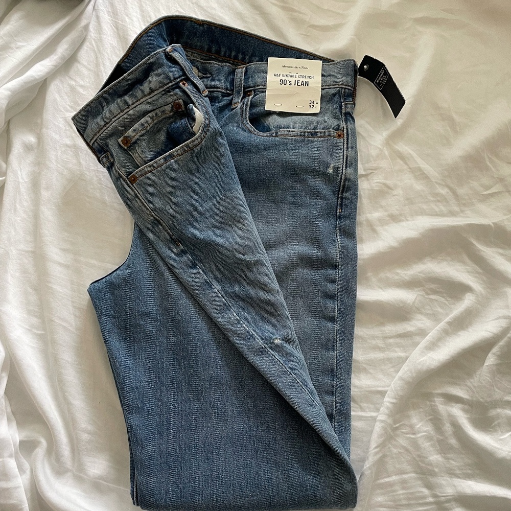 A&F 90's Slim Jeans